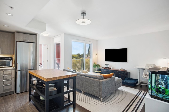 Photo 2 at 501 - 983 E Hastings Street, Strathcona, Vancouver East