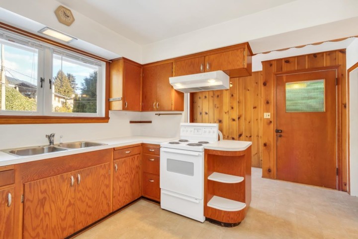 Photo 13 at 4386 Erwin Drive, Cypress, West Vancouver