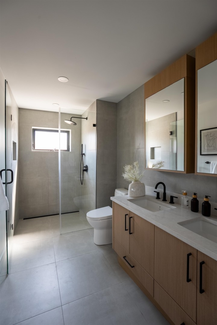 Photo 9 at 2 - 356 E 40th Avenue, Main, Vancouver East