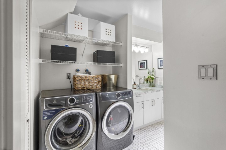 Photo 13 at 1365 W 7th Avenue, Fairview VW, Vancouver West