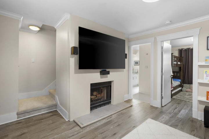 Photo 12 at 1365 W 7th Avenue, Fairview VW, Vancouver West