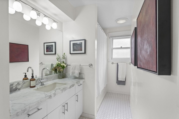 Photo 14 at 1365 W 7th Avenue, Fairview VW, Vancouver West