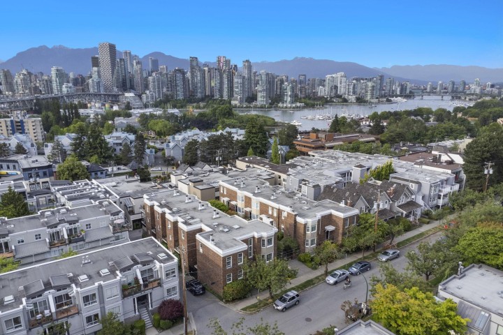 Photo 19 at 1365 W 7th Avenue, Fairview VW, Vancouver West