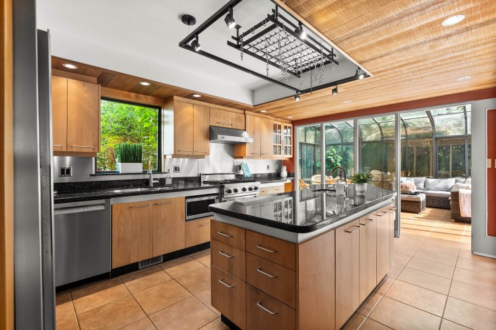 Photo 10 at 5588 Olympic Street, Dunbar, Vancouver West