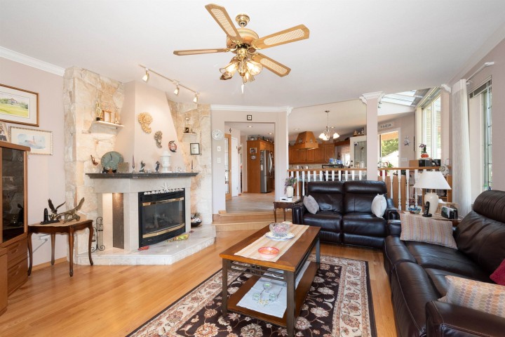 Photo 16 at 6440 Rosebery Avenue, Horseshoe Bay WV, West Vancouver