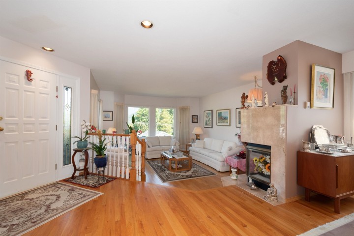 Photo 5 at 6440 Rosebery Avenue, Horseshoe Bay WV, West Vancouver
