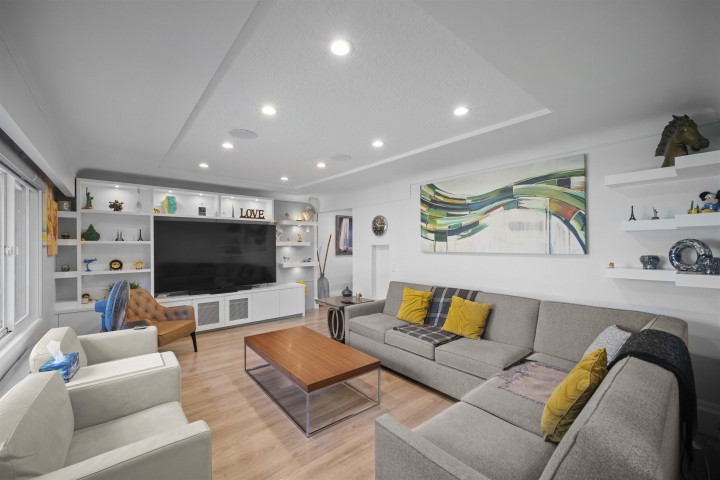 Photo 2 at 6978 Mckinnon Street, Killarney VE, Vancouver East