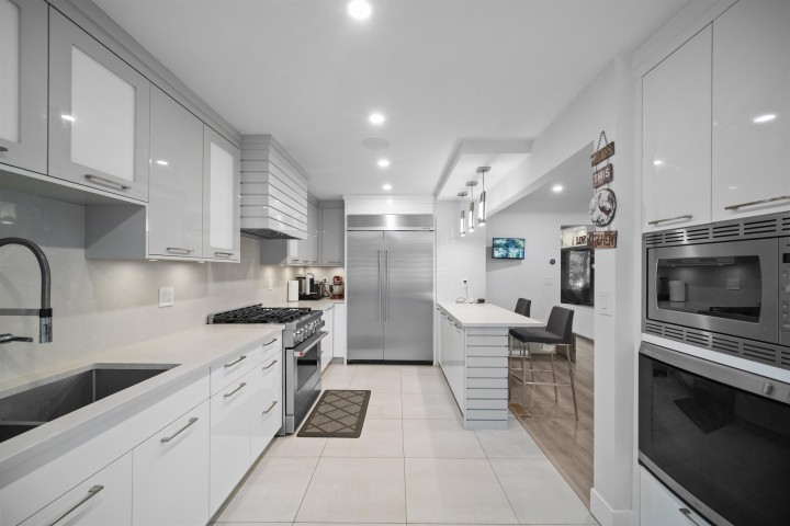 Photo 13 at 6978 Mckinnon Street, Killarney VE, Vancouver East