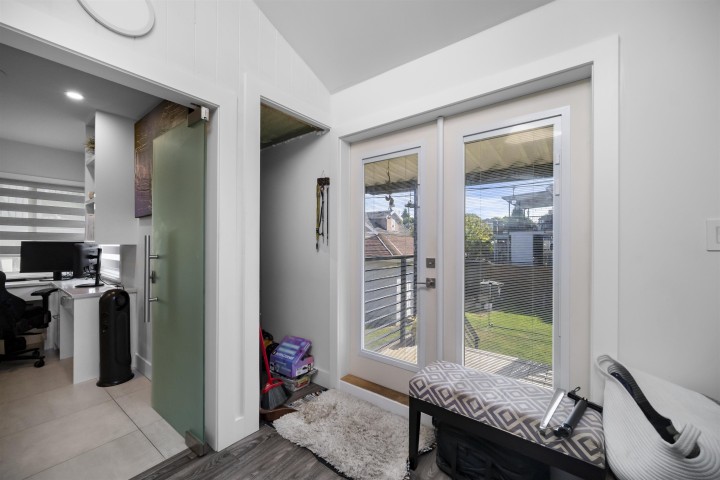 Photo 9 at 6978 Mckinnon Street, Killarney VE, Vancouver East