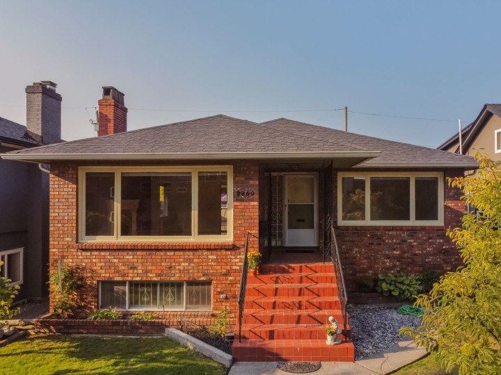 Photo 2 at 2869 Venables Street, Renfrew VE, Vancouver East