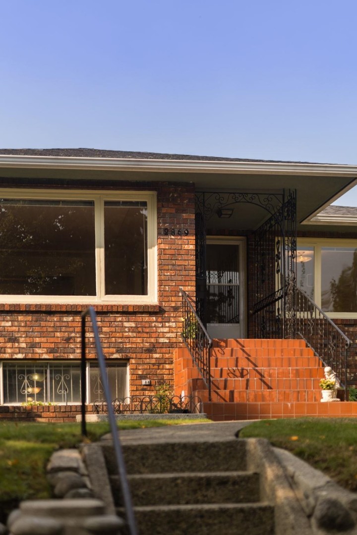 Photo 3 at 2869 Venables Street, Renfrew VE, Vancouver East