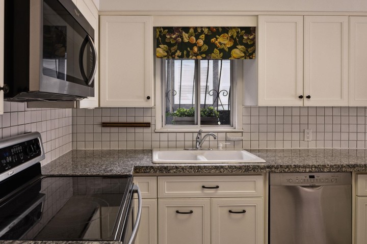 Photo 14 at 2869 Venables Street, Renfrew VE, Vancouver East