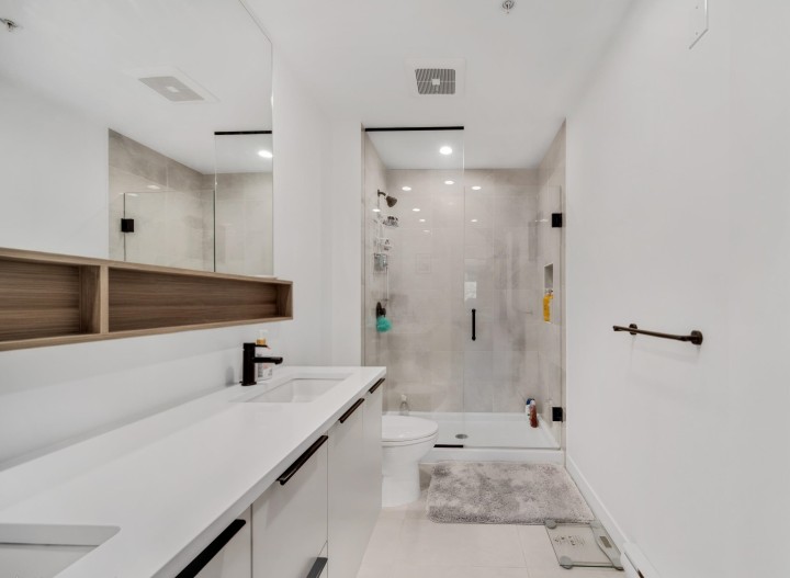 Photo 8 at 202 - 2408 Grant Street, Renfrew VE, Vancouver East