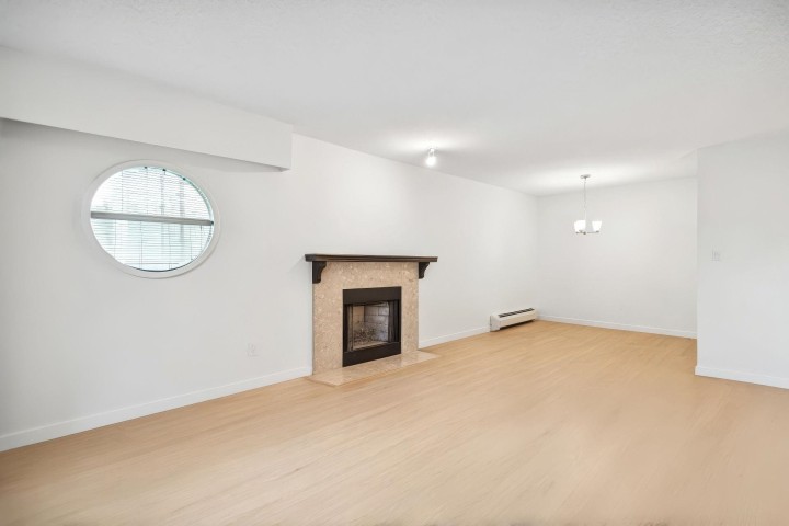 Photo 2 at 408 - 2320 W 40th Avenue, Kerrisdale, Vancouver West