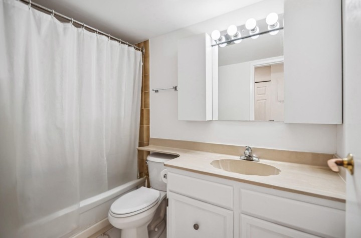 Photo 12 at 408 - 2320 W 40th Avenue, Kerrisdale, Vancouver West