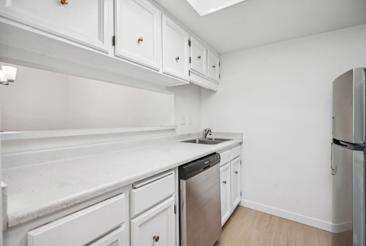 Photo 7 at 408 - 2320 W 40th Avenue, Kerrisdale, Vancouver West