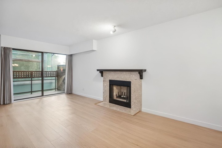 Photo 3 at 408 - 2320 W 40th Avenue, Kerrisdale, Vancouver West