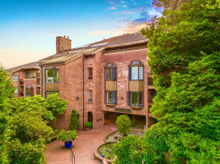 Photo 1 at 408 - 2320 W 40th Avenue, Kerrisdale, Vancouver West