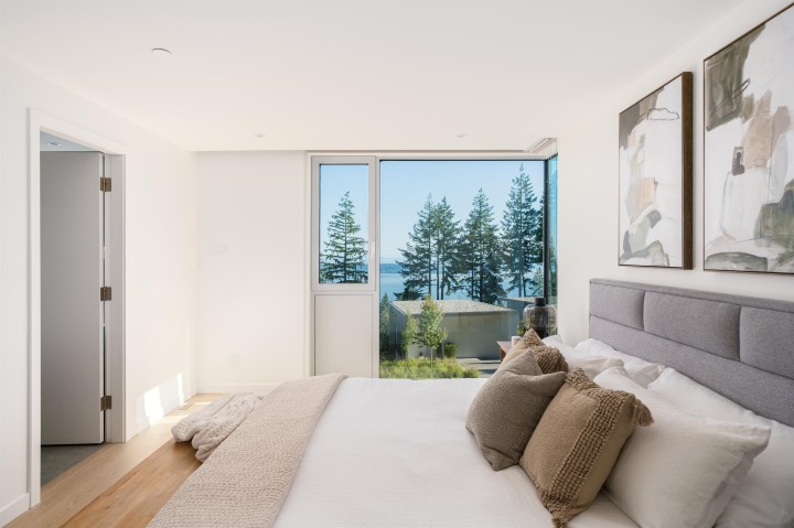 Photo 22 at 3317 Chippendale Road, Cypress Park Estates, West Vancouver