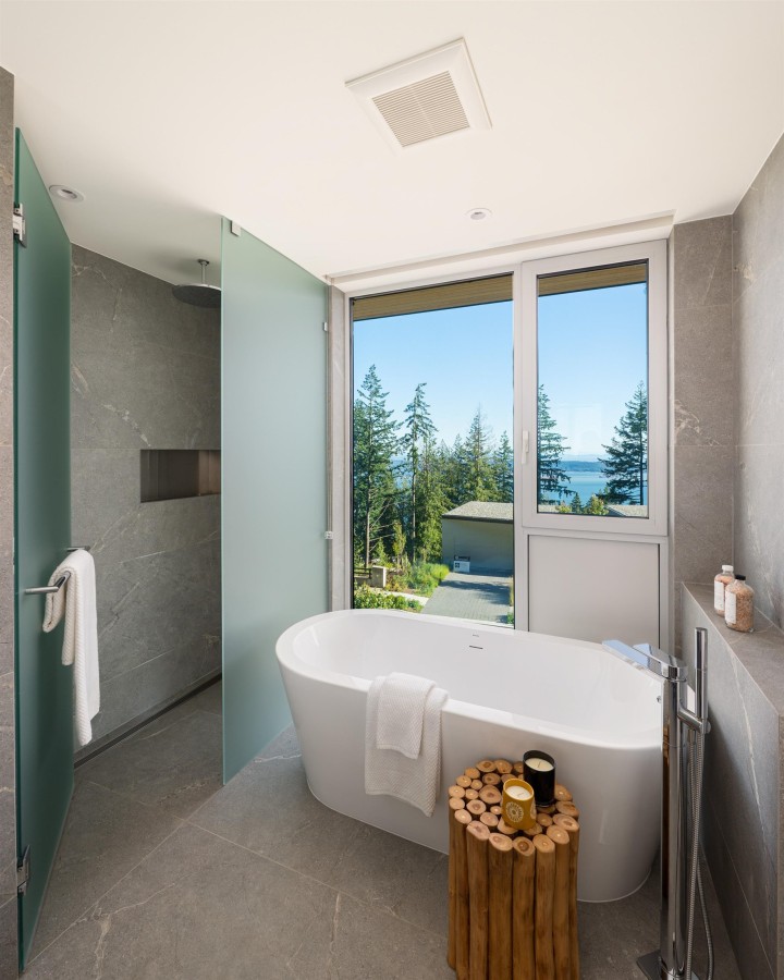 Photo 24 at 3317 Chippendale Road, Cypress Park Estates, West Vancouver