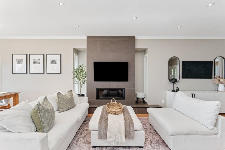 Photo 6 at 333 E Keith Road, Lower Lonsdale, North Vancouver