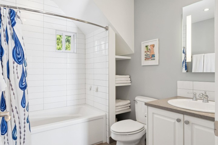 Photo 22 at 333 E Keith Road, Lower Lonsdale, North Vancouver