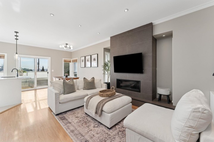 Photo 5 at 333 E Keith Road, Lower Lonsdale, North Vancouver