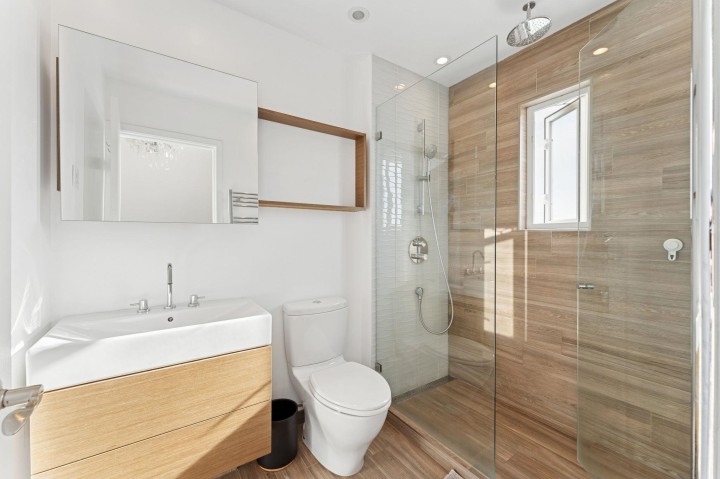 Photo 20 at 333 E Keith Road, Lower Lonsdale, North Vancouver