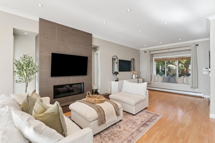 Photo 14 at 333 E Keith Road, Lower Lonsdale, North Vancouver