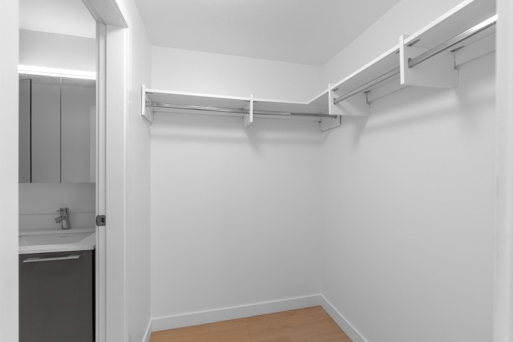 Photo 11 at 1107 - 2220 Kingsway, Victoria VE, Vancouver East