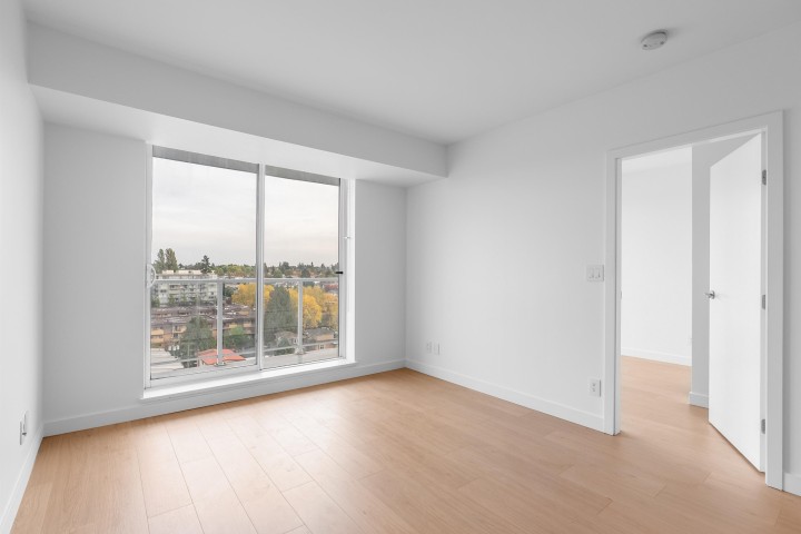 Photo 4 at 1107 - 2220 Kingsway, Victoria VE, Vancouver East