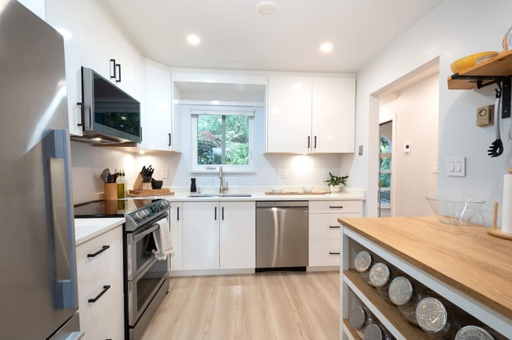 Photo 2 at 31 - 900 W 17th Street, Mosquito Creek, North Vancouver