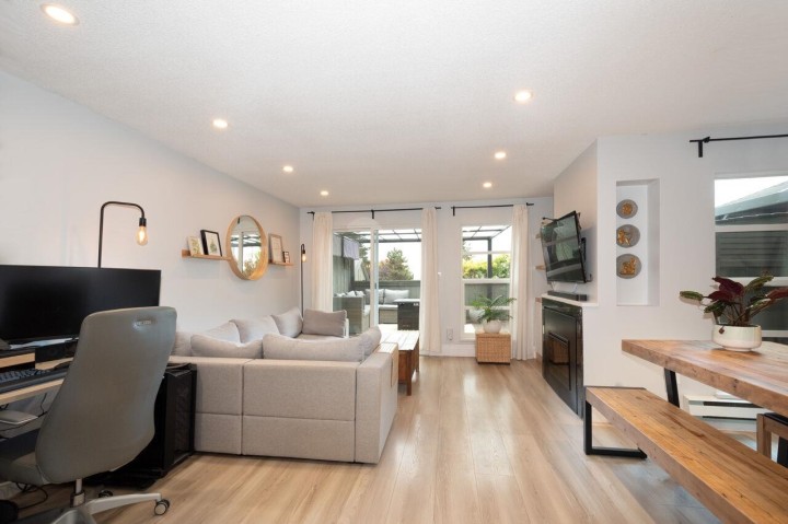 Photo 8 at 31 - 900 W 17th Street, Mosquito Creek, North Vancouver