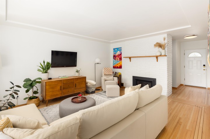 Photo 5 at 1231 Cloverley Street, Calverhall, North Vancouver