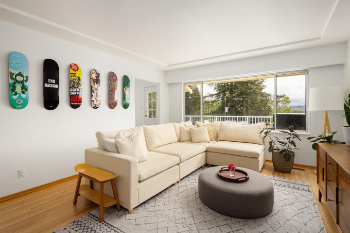 Photo 4 at 1231 Cloverley Street, Calverhall, North Vancouver