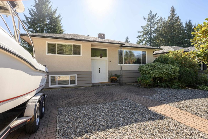 Photo 4 at 545 W 22nd Street, Central Lonsdale, North Vancouver