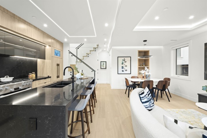 Photo 3 at 1 - 3466 W 22nd Avenue, Dunbar, Vancouver West