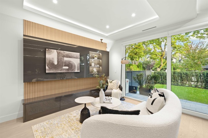 Photo 10 at 1 - 3466 W 22nd Avenue, Dunbar, Vancouver West