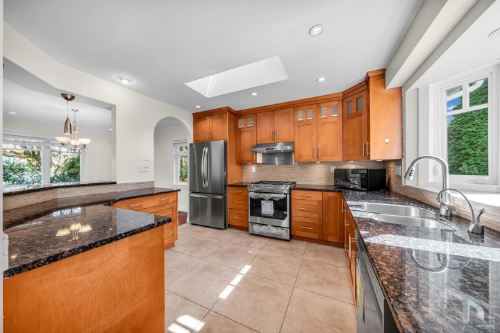 Photo 7 at 1138 Inglewood Avenue, Ambleside, West Vancouver