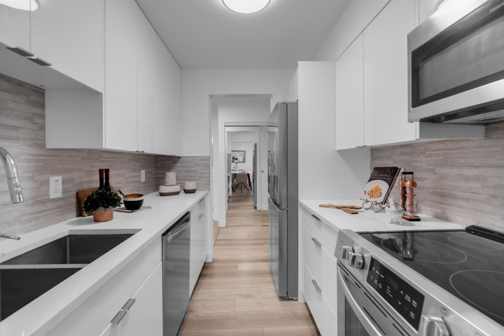 Photo 12 at 807 - 2004 Fullerton Avenue, Pemberton NV, North Vancouver