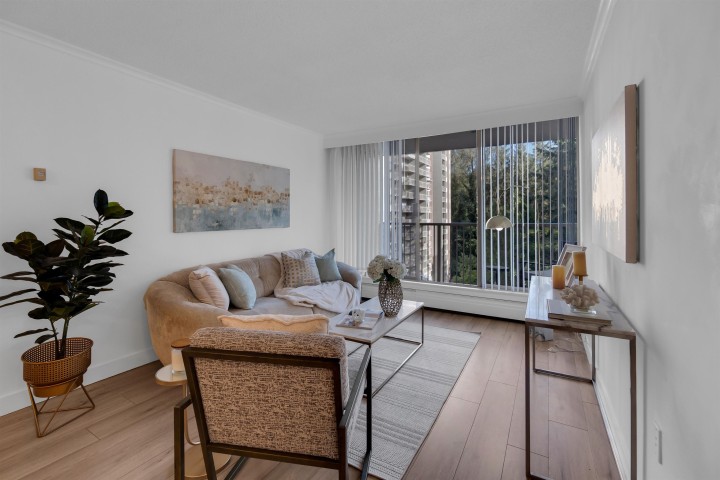 Photo 4 at 807 - 2004 Fullerton Avenue, Pemberton NV, North Vancouver