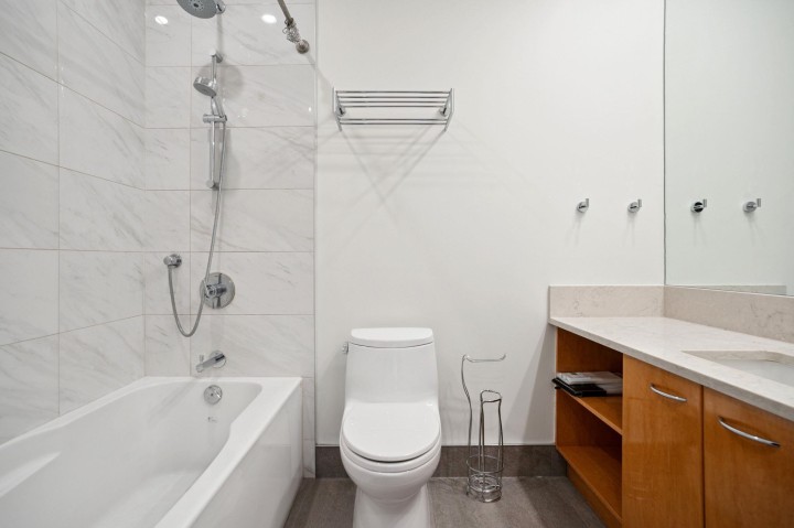 Photo 7 at 210 - 2028 W 11th Avenue, Kitsilano, Vancouver West