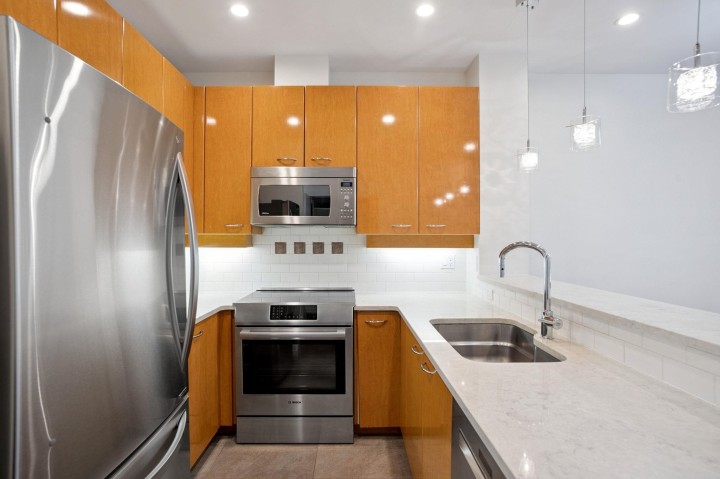 Photo 4 at 210 - 2028 W 11th Avenue, Kitsilano, Vancouver West