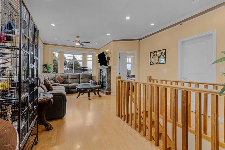 Photo 10 at 1380 E 51st Avenue, South Vancouver, Vancouver East