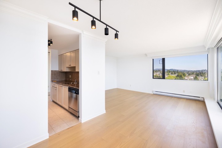 Photo 7 at 1202 - 444 Lonsdale Avenue, Lower Lonsdale, North Vancouver