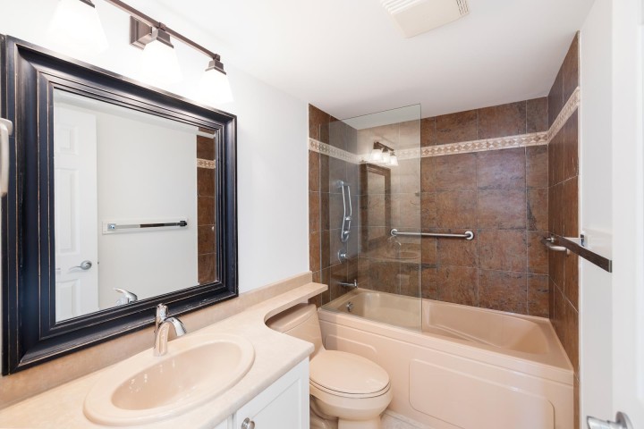 Photo 18 at 1202 - 444 Lonsdale Avenue, Lower Lonsdale, North Vancouver