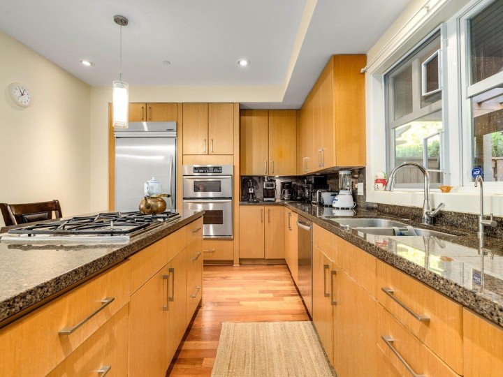 Photo 10 at 5 - 2555 Skilift Road, Chelsea Park, West Vancouver