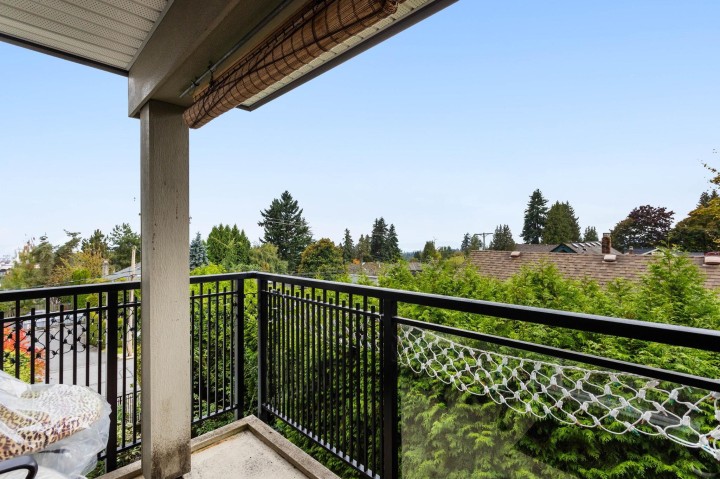 Photo 32 at 301 - 106 W Kings Road, Upper Lonsdale, North Vancouver