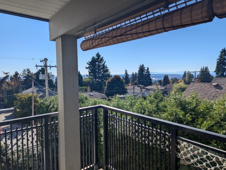 Photo 30 at 301 - 106 W Kings Road, Upper Lonsdale, North Vancouver