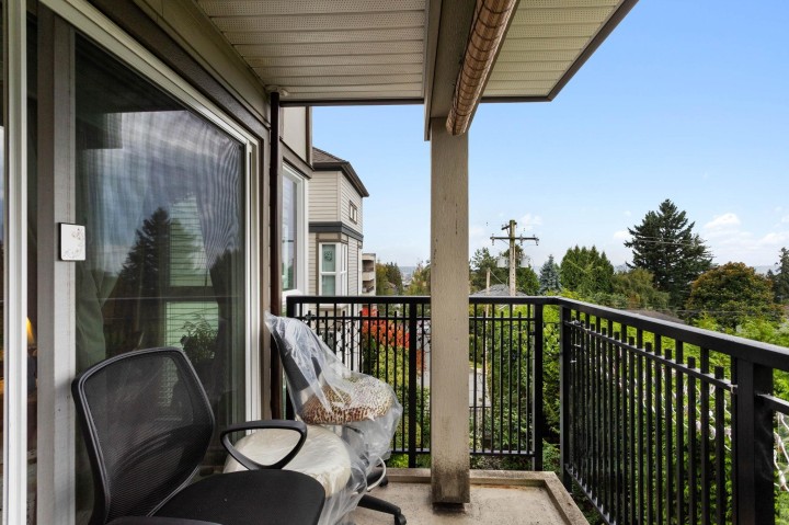 Photo 34 at 301 - 106 W Kings Road, Upper Lonsdale, North Vancouver